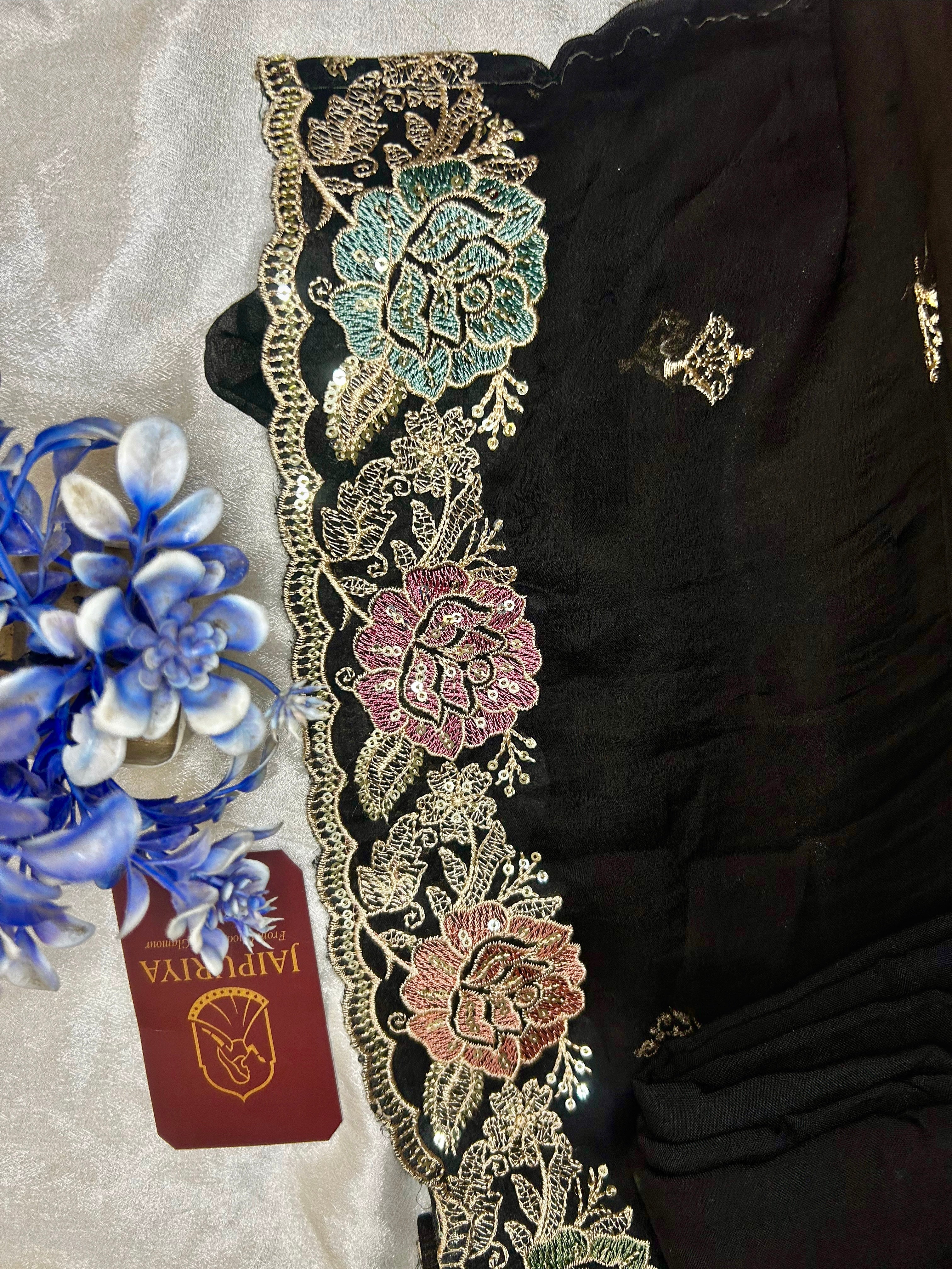 Noir Gulzar Grace Suit Set